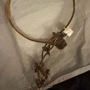 Elegant Gold Leaf Necklace